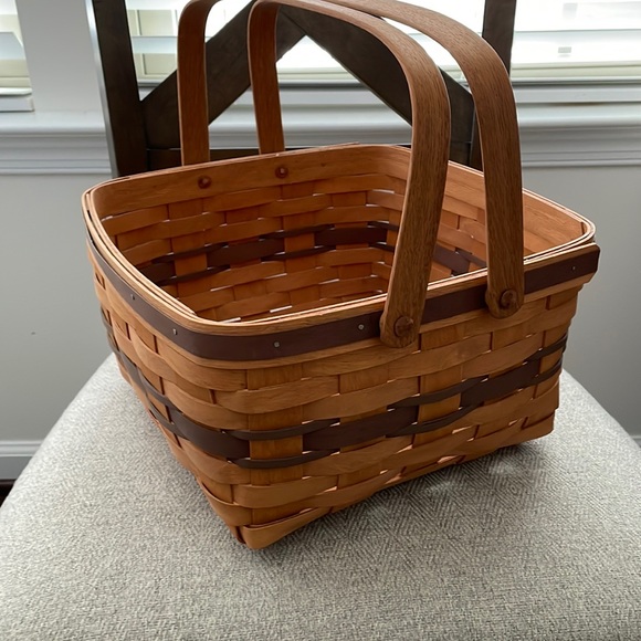 Henn Other - Henn Basket no cracks or splits.